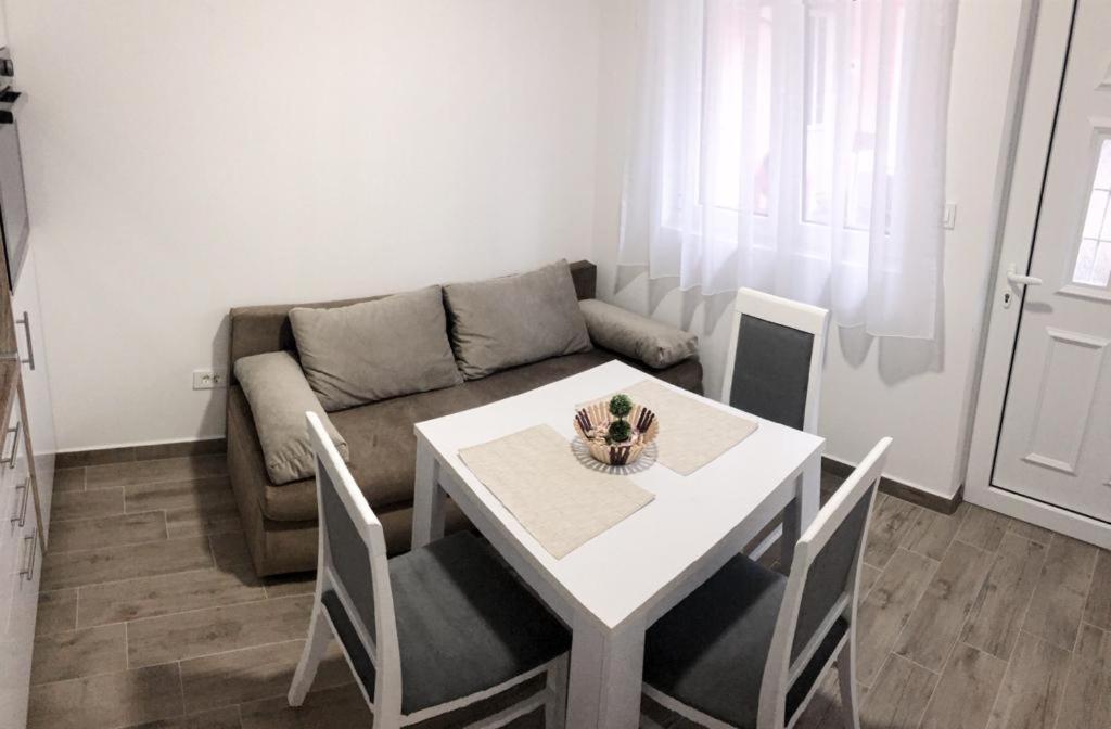 טיווט Apartmani Cupara מראה חיצוני תמונה