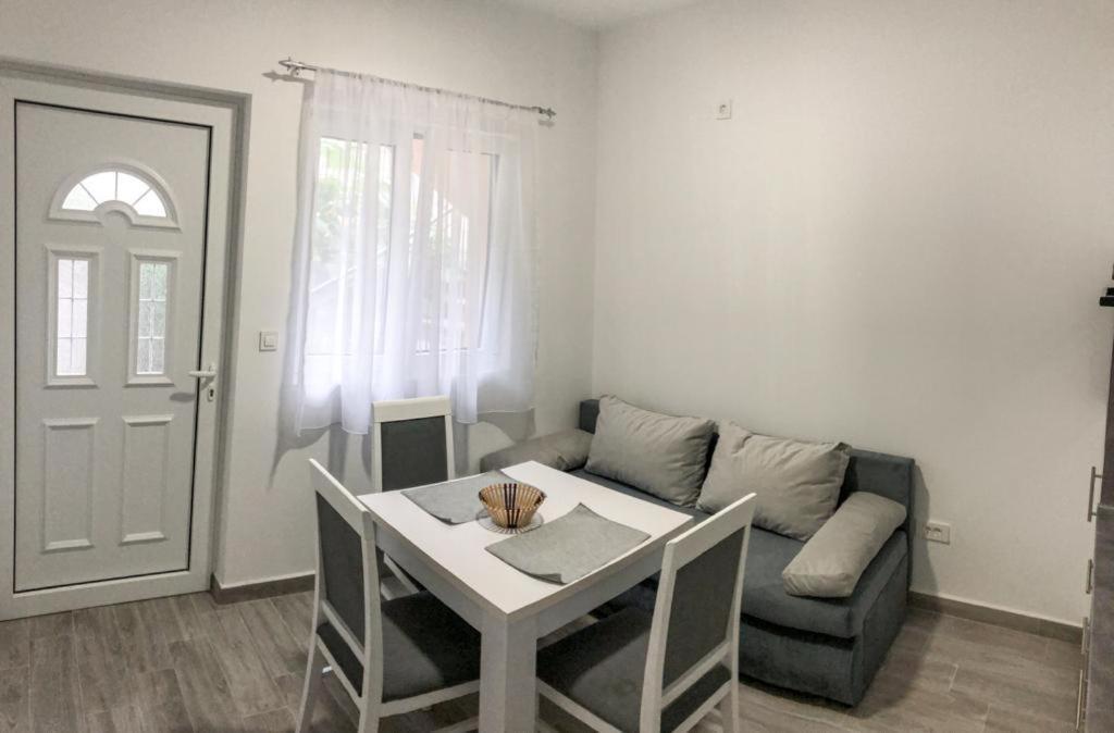 טיווט Apartmani Cupara מראה חיצוני תמונה