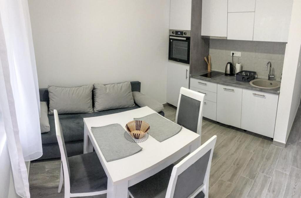 טיווט Apartmani Cupara מראה חיצוני תמונה